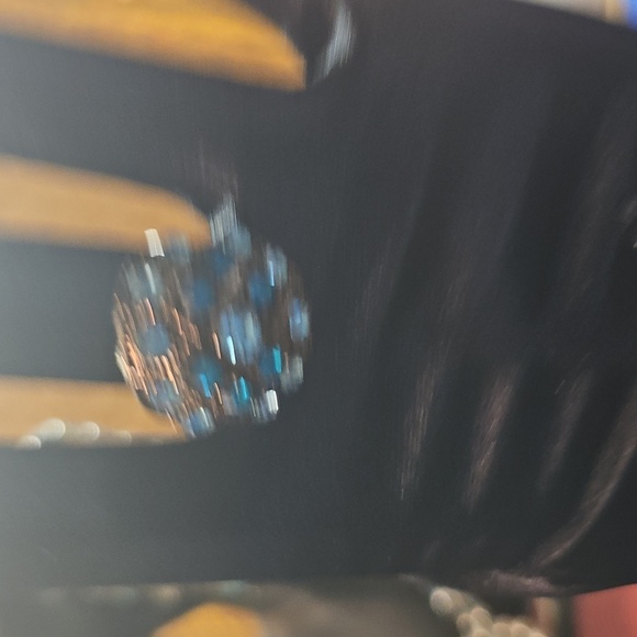 Stylish blue jewlery set. Includes necklace, bracelet, earings, And A ring - Picture 5 of 6